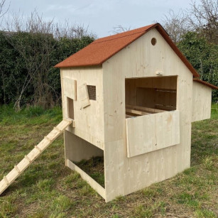 Gallinero Elevado Asimétrico 8 a 12 Gallinas