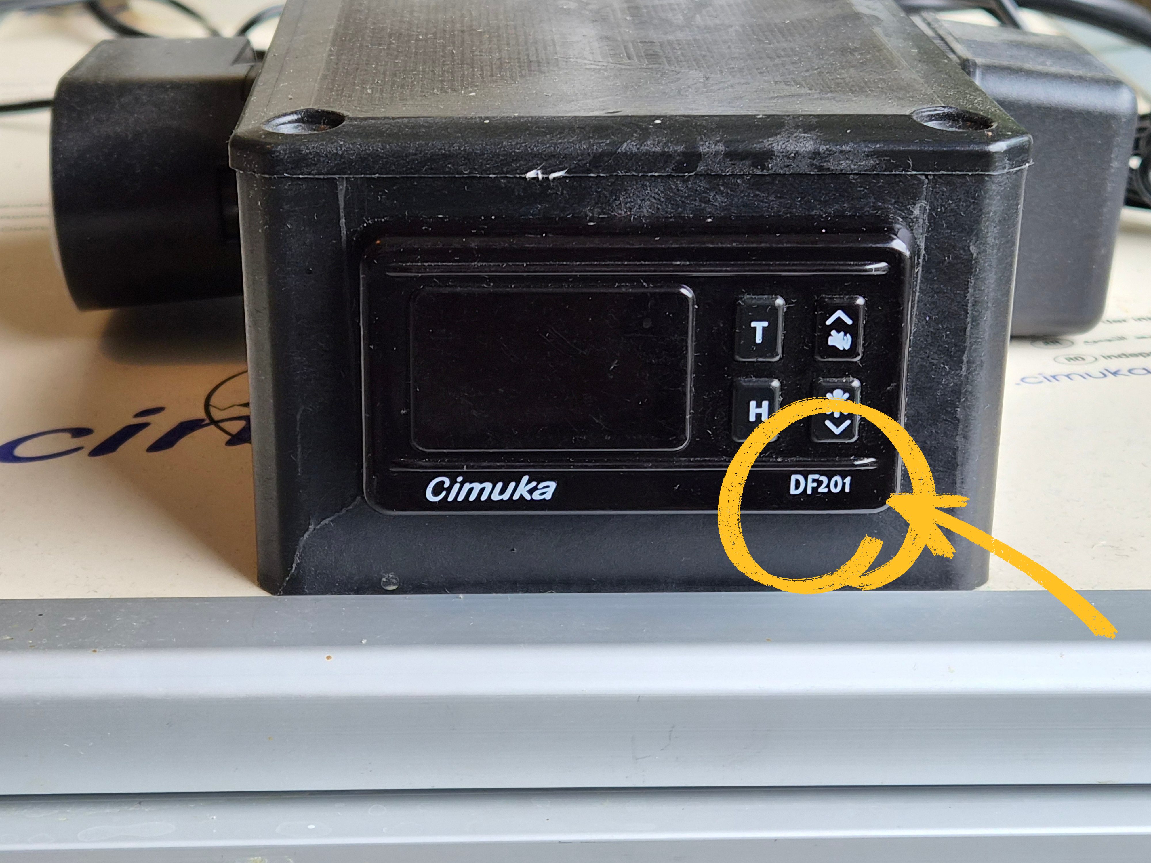 Identification thermostat cimuka